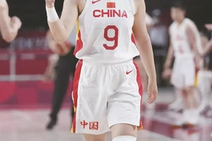 女性篮球运动员如何在快攻中发挥优势?